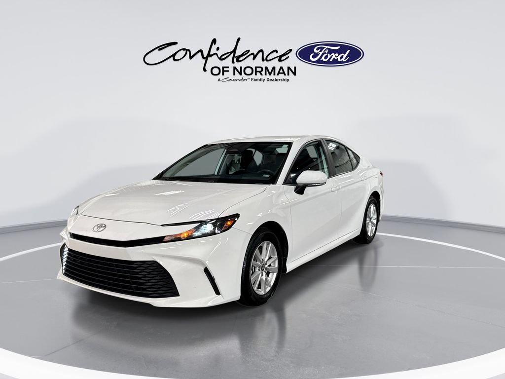 Used 2025 Toyota Camry LE FWD image 3