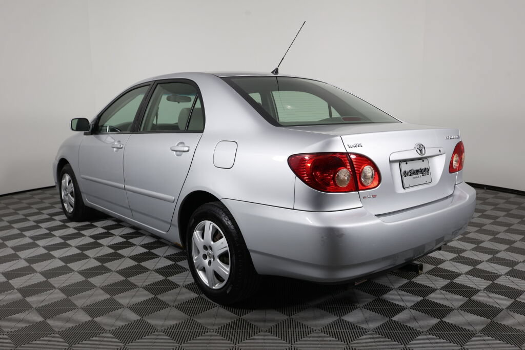 Used 2005 Toyota Corolla LE FWD image 4