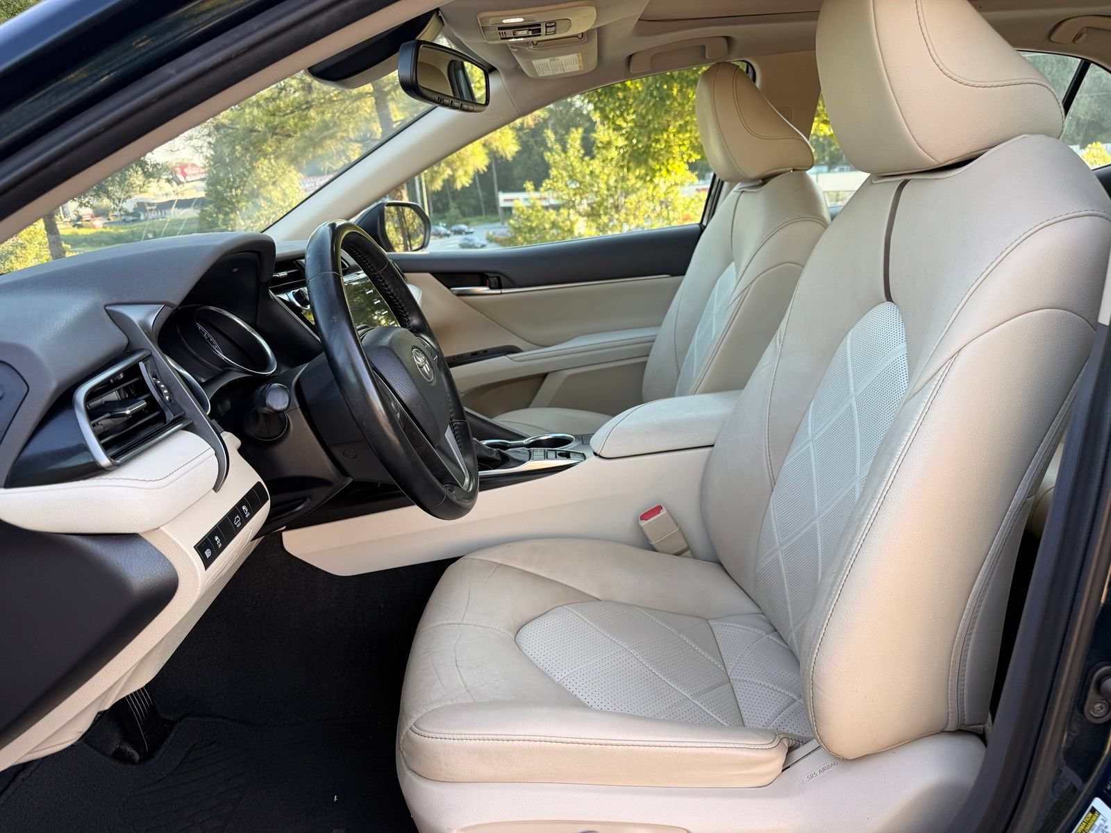 Used 2019 Toyota Camry XLE w/ Carpet Mat Package FWD image 33