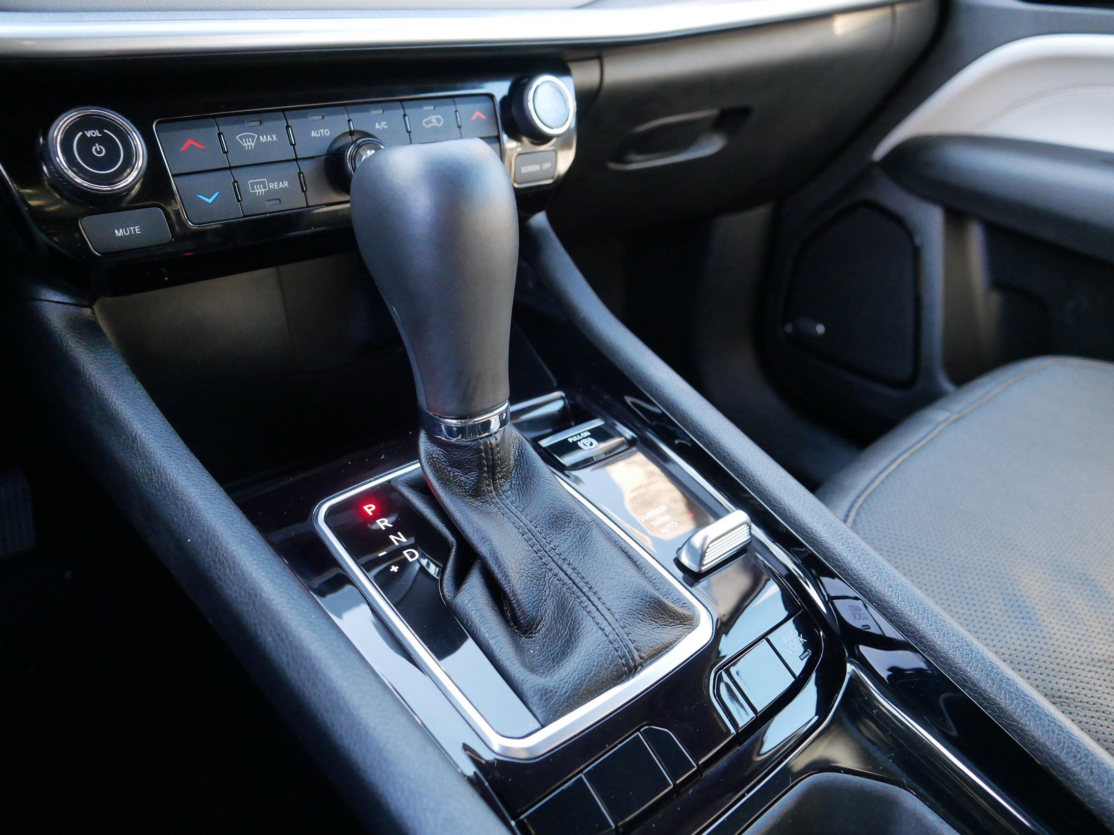 Certified 2024 Jeep Compass Limited w/ Elite Group image 24