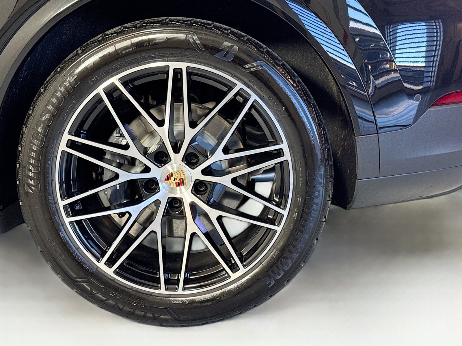 Certified 2025 Porsche Cayenne image 24