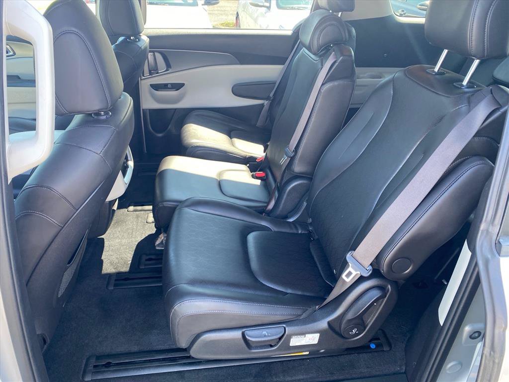 Certified 2022 Kia Carnival LX FWD image 23