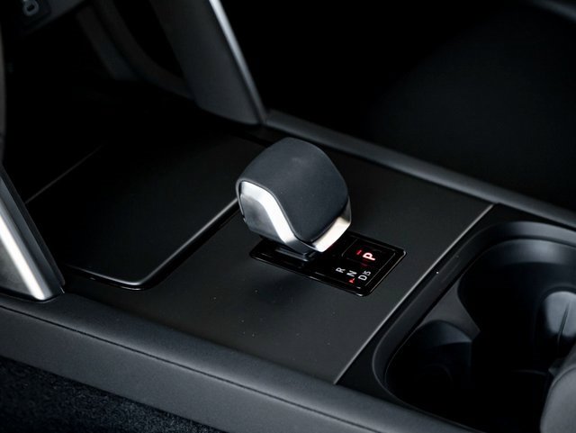 Used 2024 Land Rover Discovery Sport Dynamic SE image 19