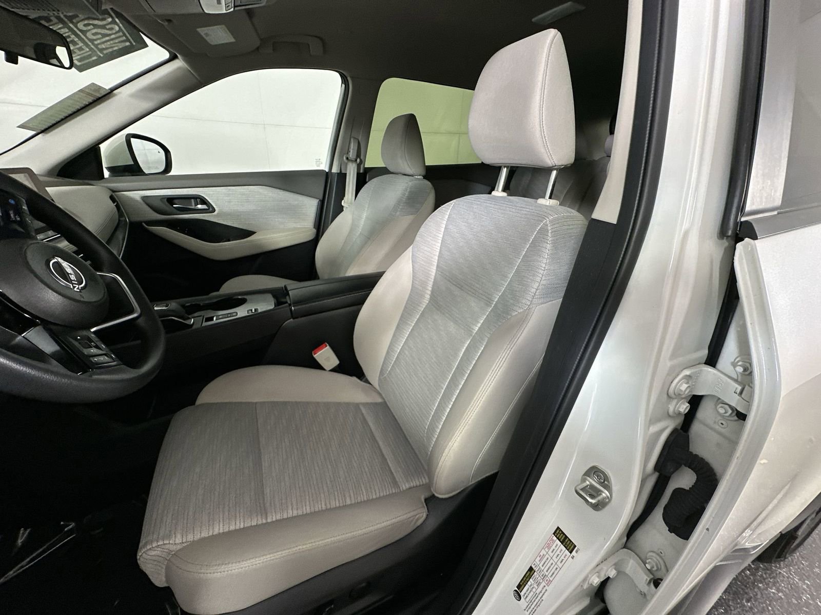 Certified 2023 Nissan Rogue SV image 15