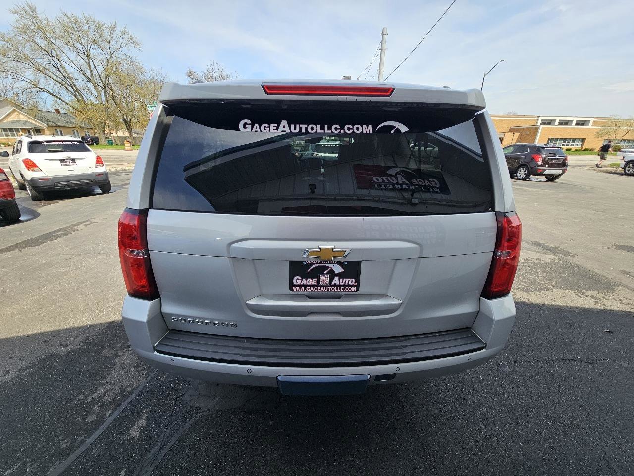 Used 2016 Chevrolet Suburban LT w/ LT Signature Package image 9