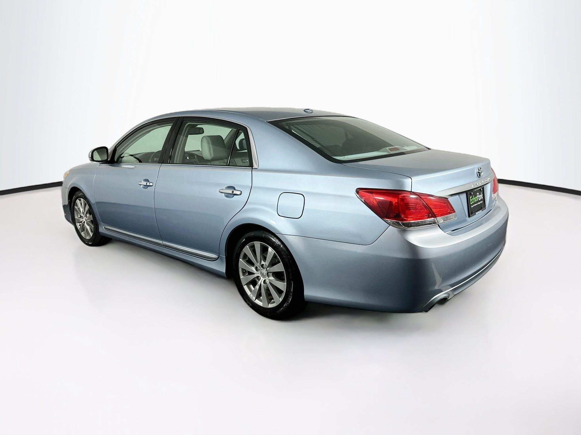 Used 2012 Toyota Avalon Limited FWD image 5