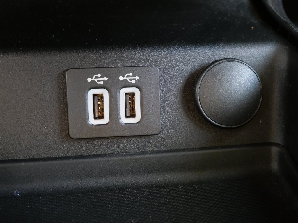 Used 2020 Ford Fusion SE FWD image 20