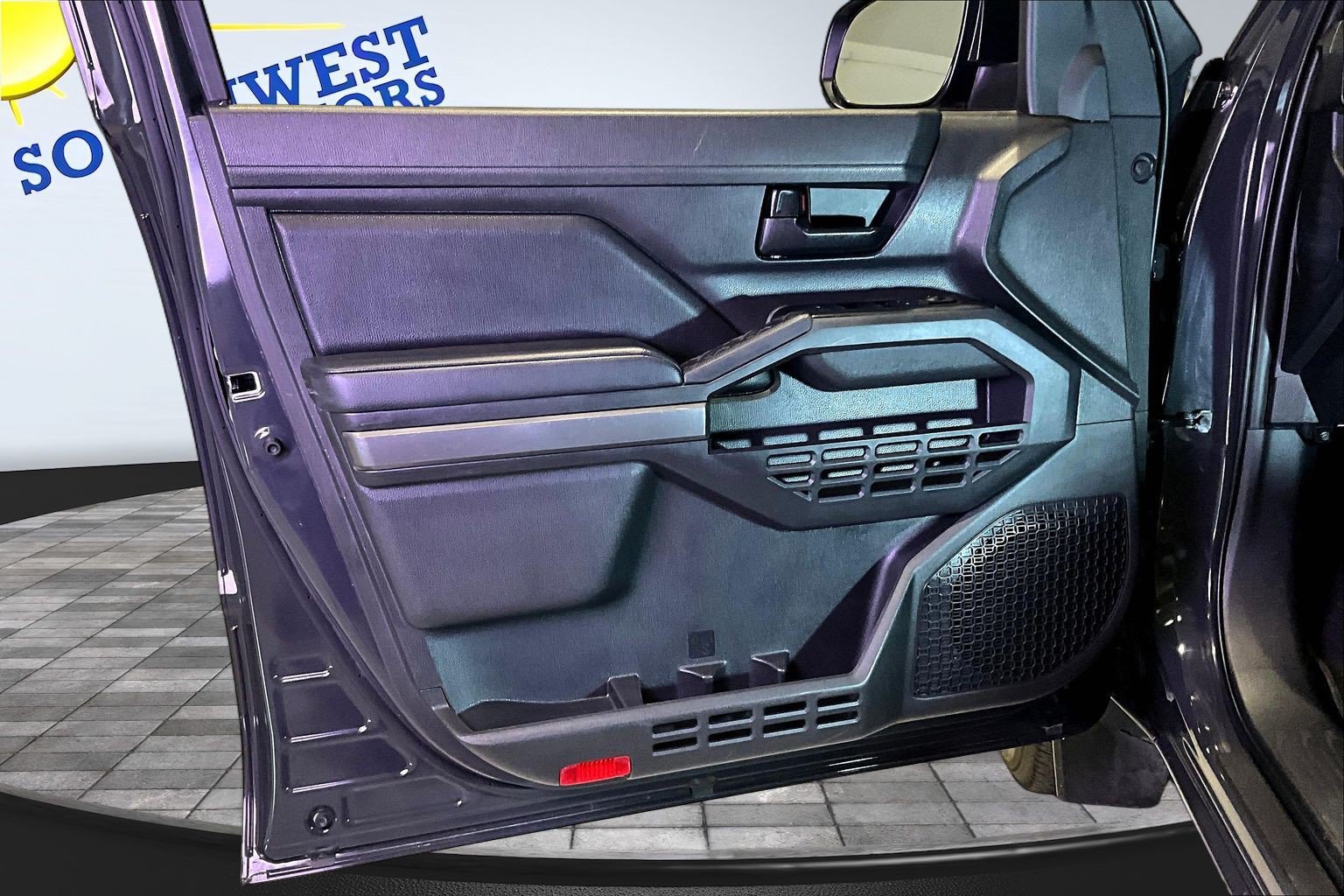 Used 2024 Toyota Tacoma SR5 AWD/4WD image 22