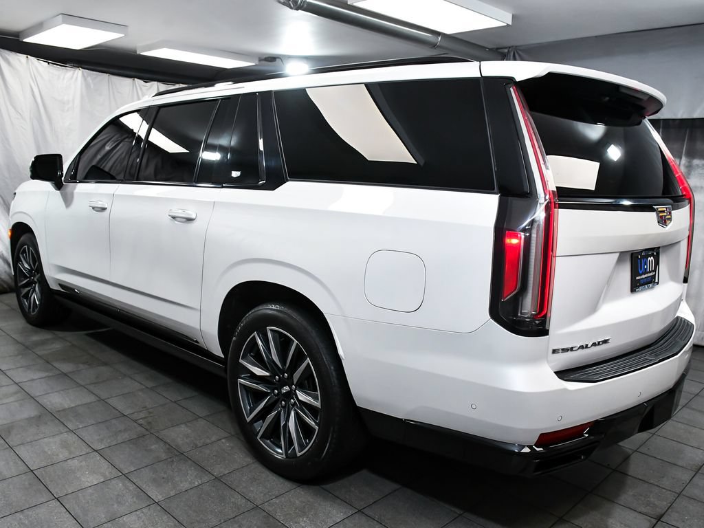 Used 2023 Cadillac Escalade ESV Sport Platinum AWD/4WD image 4