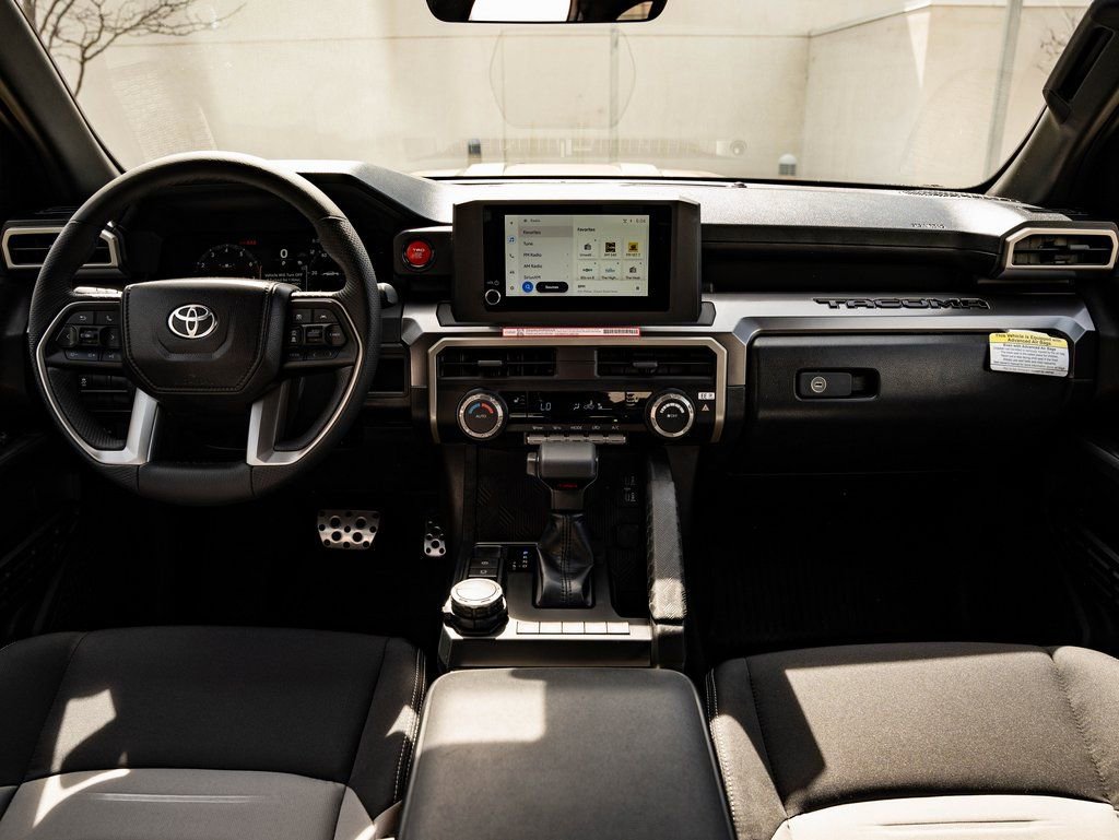 Used 2025 Toyota Tacoma TRD Sport AWD/4WD image 33