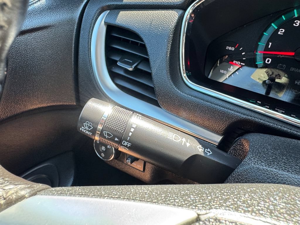 Used 2015 Chevrolet Traverse LT AWD/4WD image 32