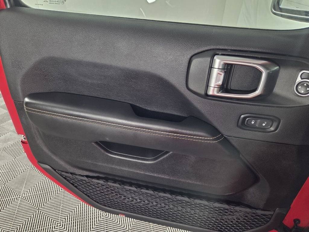 Certified 2025 Jeep Wrangler Sahara w/ Safety Group image 21