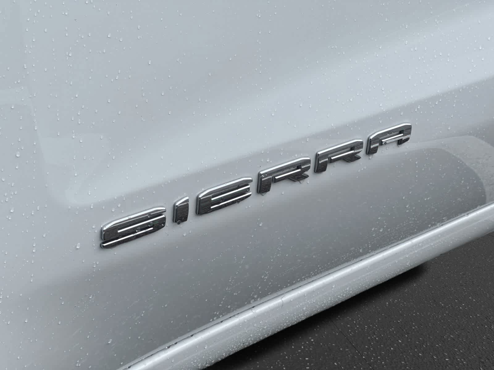 Used 2025 GMC Sierra 1500 SLT AWD/4WD image 19