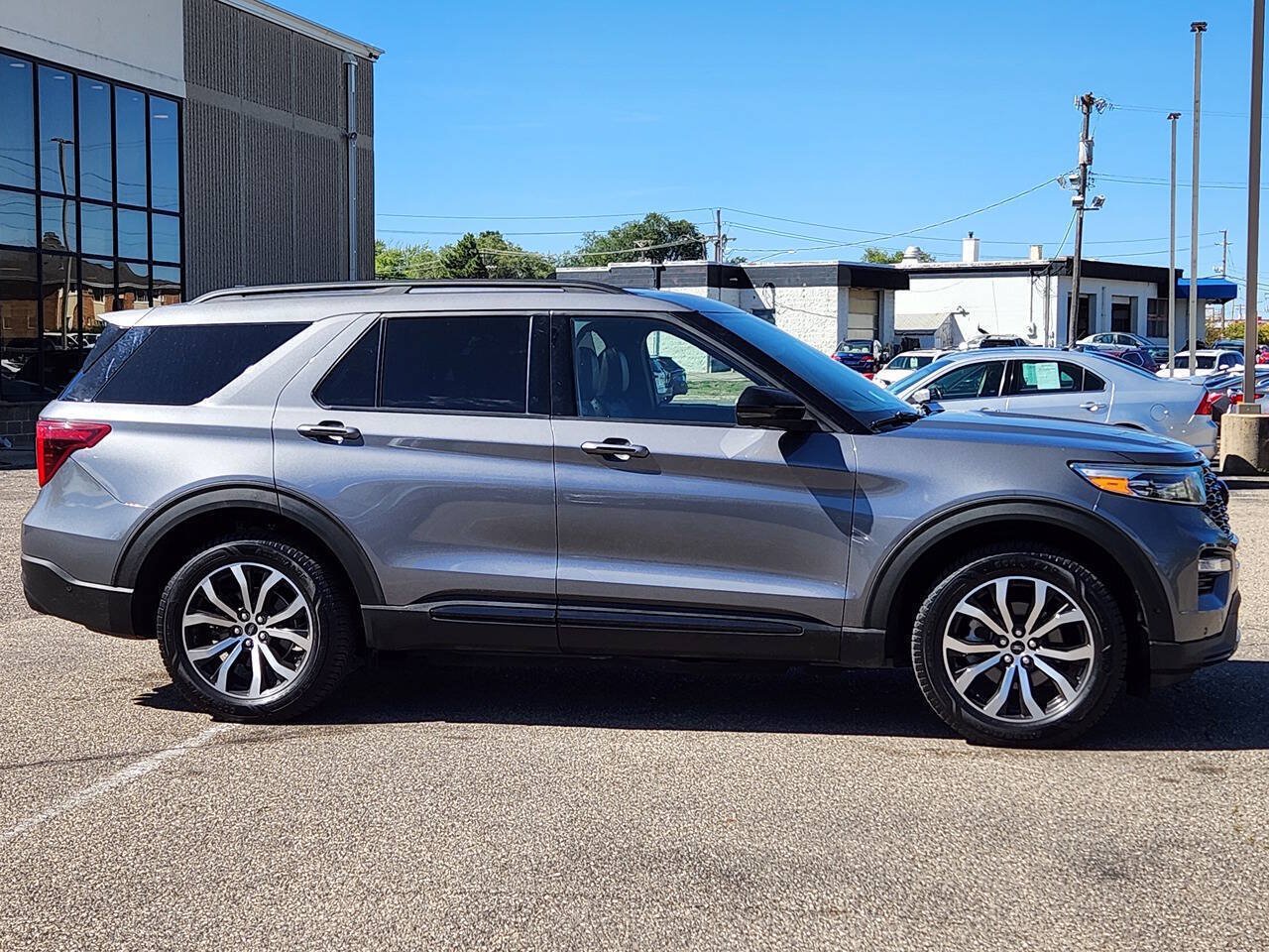 Used 2021 Ford Explorer ST w/ Equipment Group 401A AWD/4WD image 3