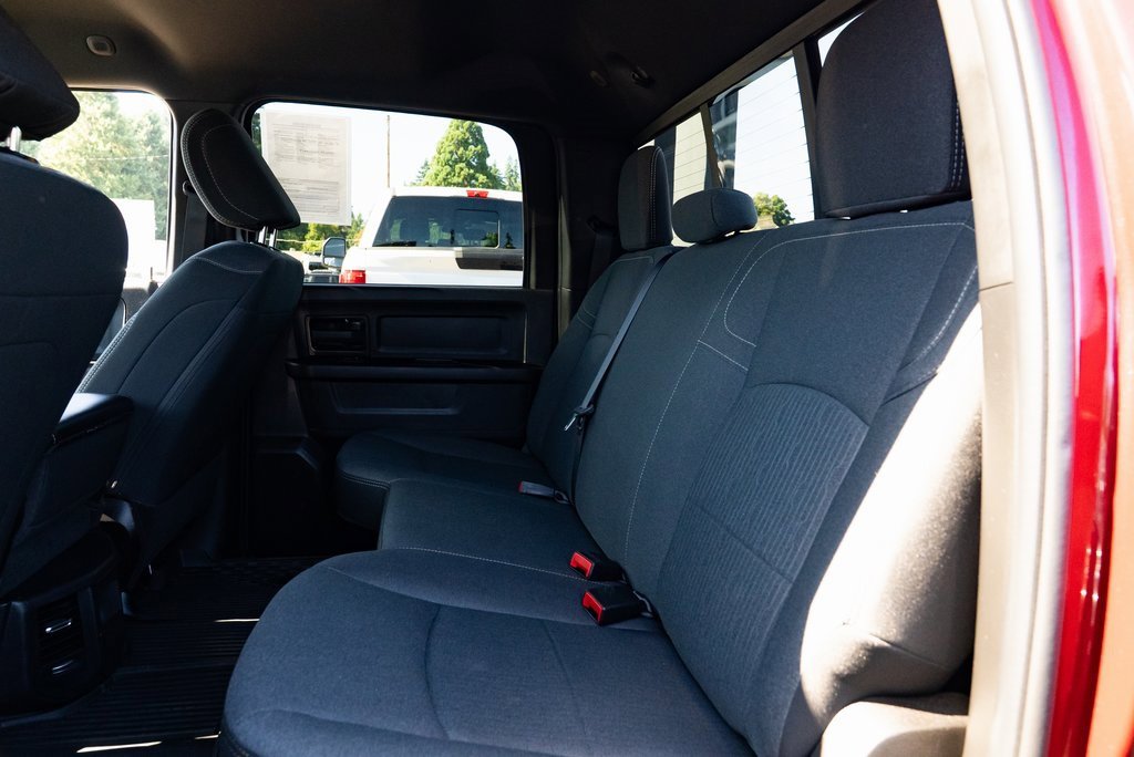 Used 2024 RAM 2500 Tradesman w/ Chrome Appearance Group image 17