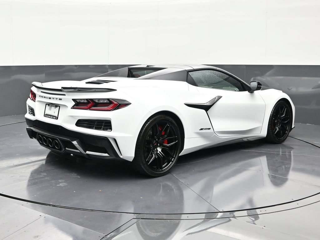 Used 2026 Chevrolet Corvette Z06 RWD image 5