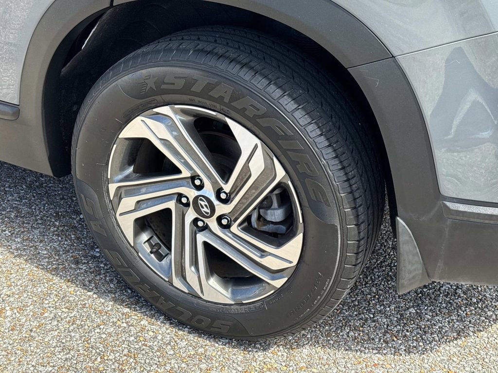 Used 2021 Hyundai Santa Fe SE image 5