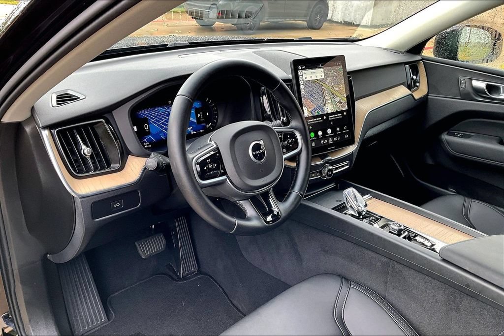 Certified 2026 Volvo XC60 B5 Plus AWD/4WD image 17