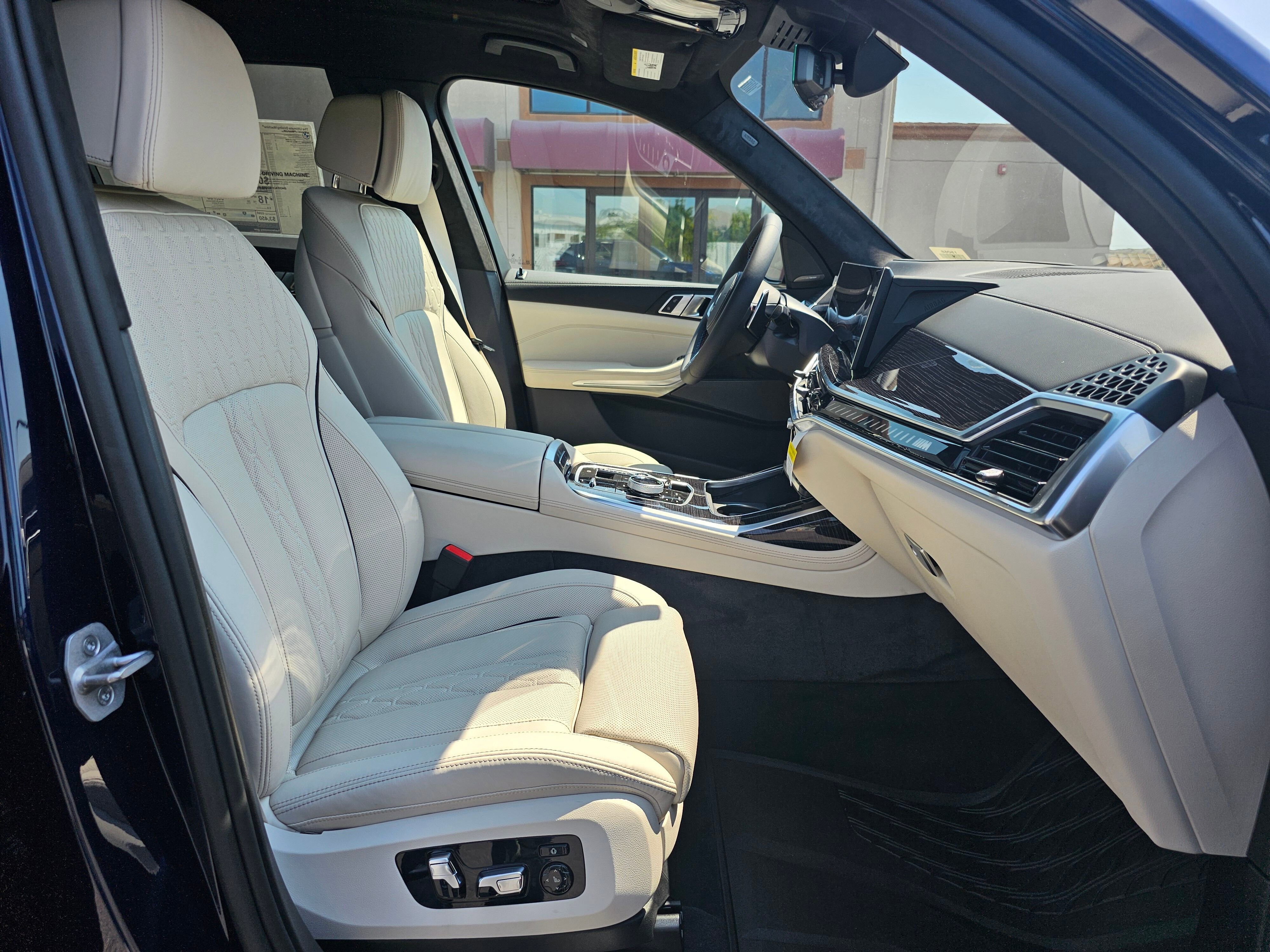 New 2026 BMW X7 M60i image 15