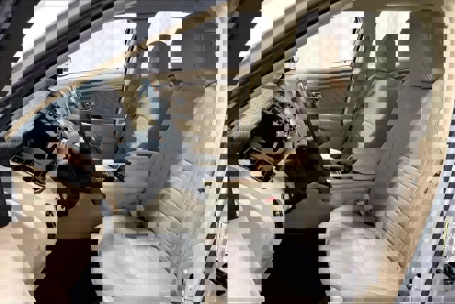 Used 2018 Ford Taurus SE FWD image 24