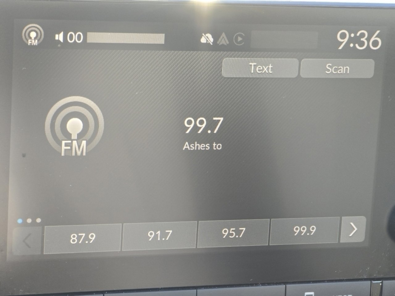 Certified 2025 Honda Accord LX image 29