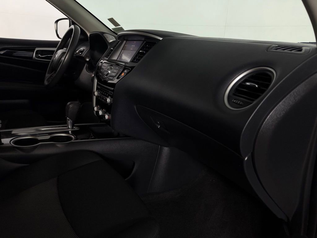 Used 2020 Nissan Pathfinder SV image 30