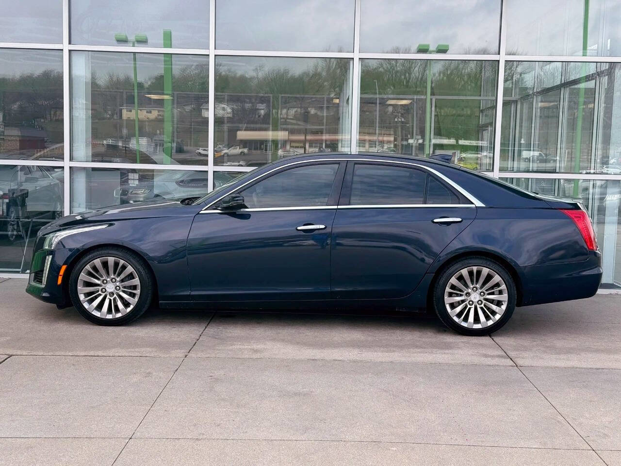 Used 2015 Cadillac CTS Luxury image 4