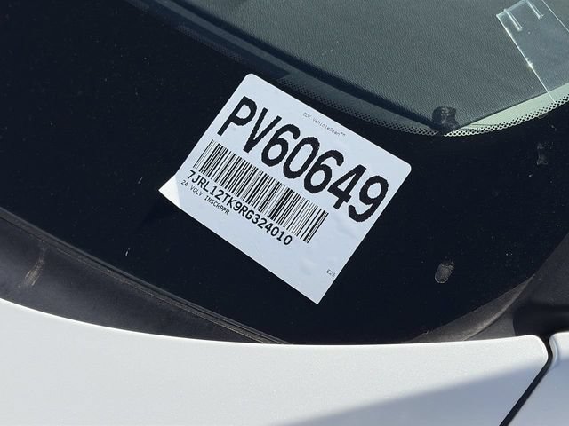 Used 2024 Volvo S60 B5 Core AWD/4WD image 32