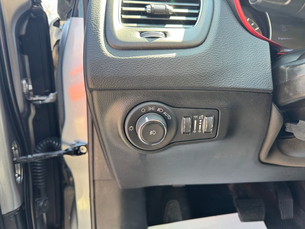 Used 2019 Jeep Compass Trailhawk image 16