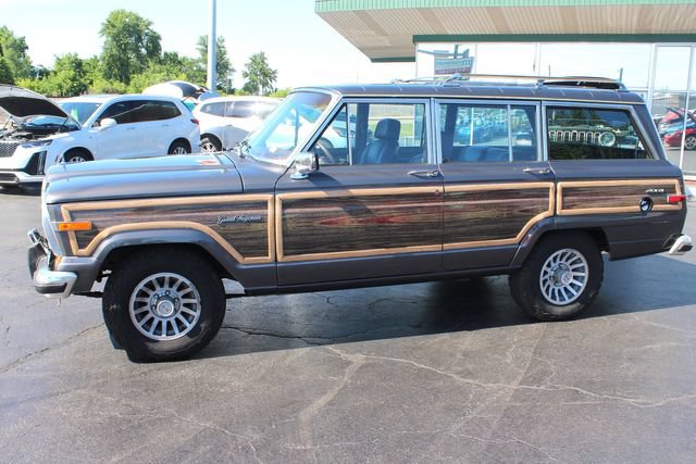 Used 1990 Jeep Grand Wagoneer AWD/4WD image 3