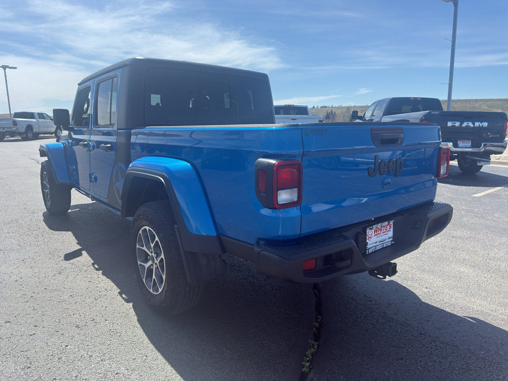 Certified 2024 Jeep Gladiator Sport AWD/4WD image 7