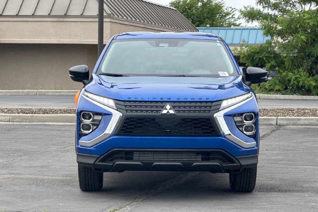 New 2026 Mitsubishi Eclipse Cross LE AWD/4WD image 12