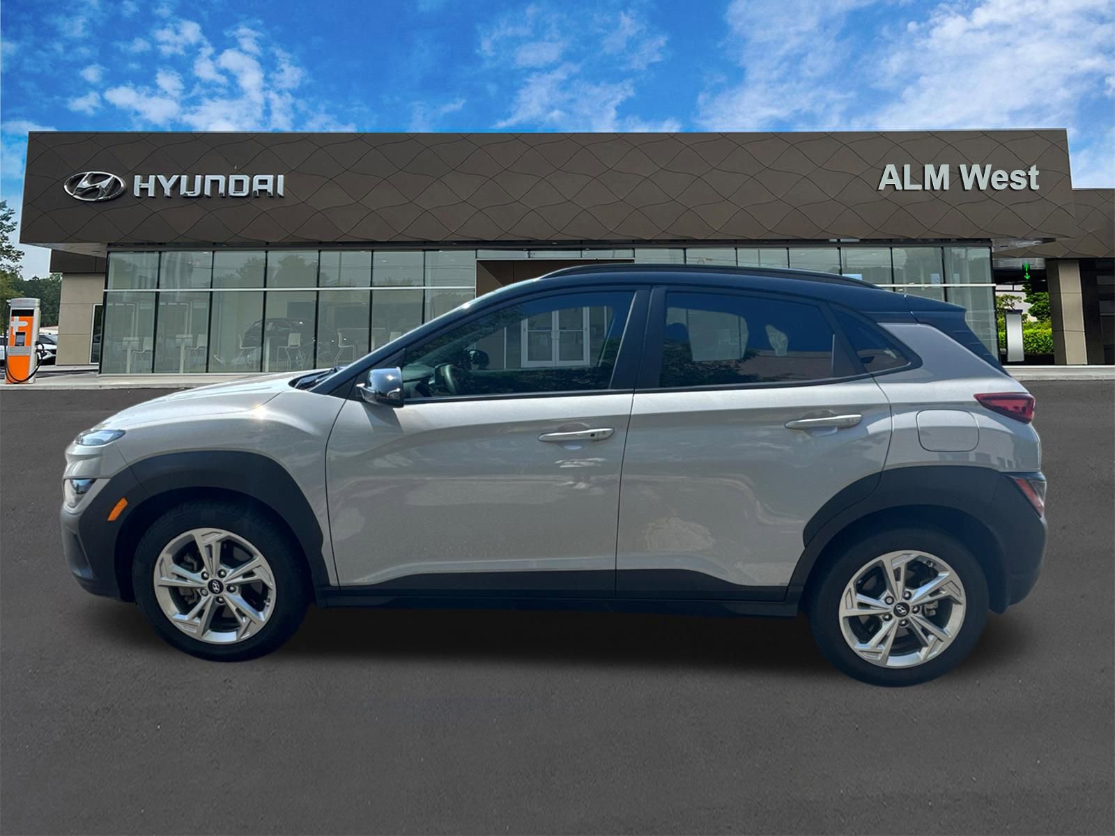 Used 2023 Hyundai Kona SEL w/ Cargo Package AWD/4WD image 8
