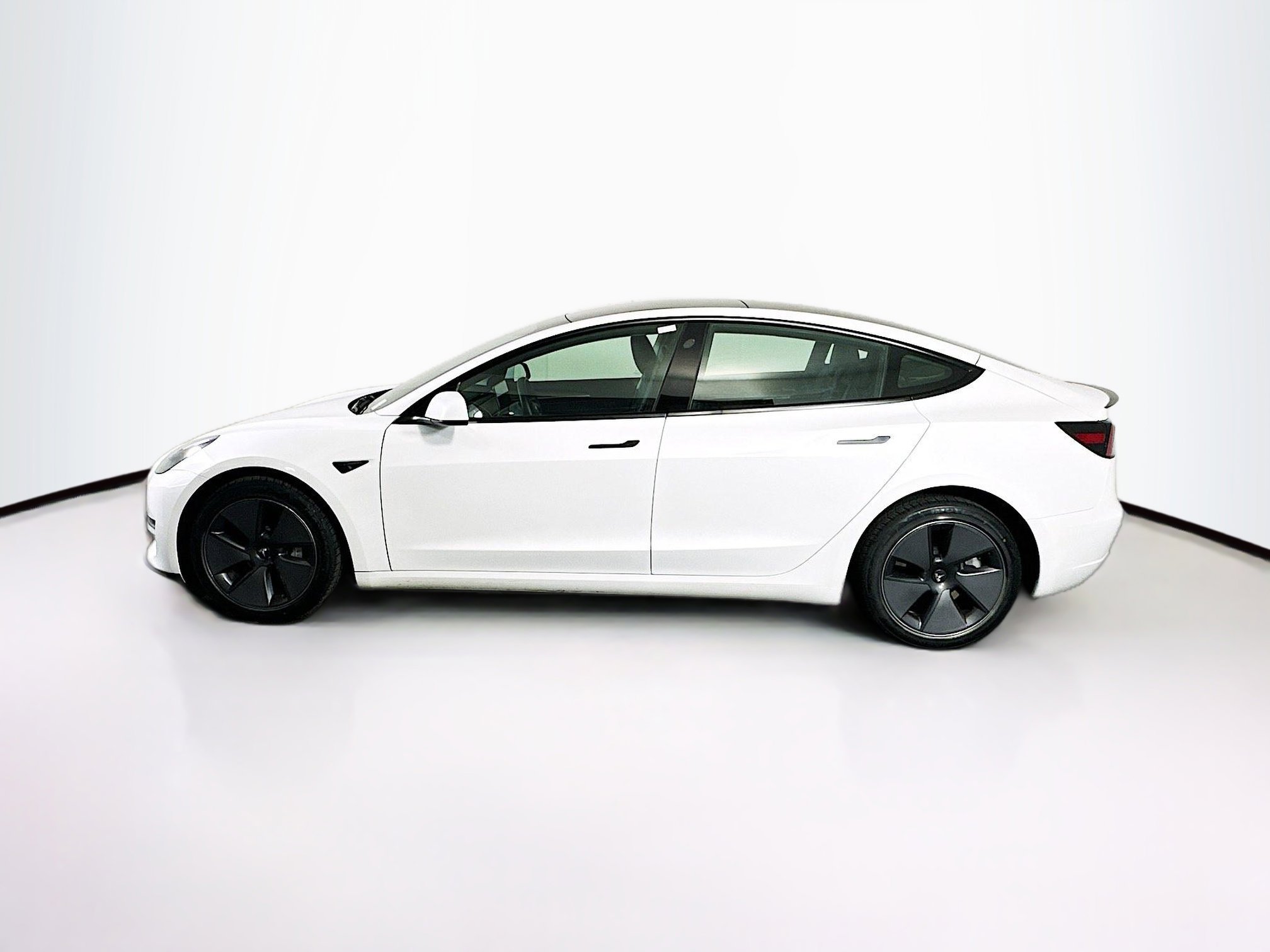 Used 2023 Tesla Model 3 Standard Range RWD image 4