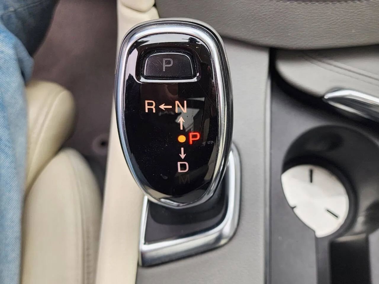 Used 2017 Cadillac XT5 Luxury w/ Driver Awareness Package AWD/4WD image 26