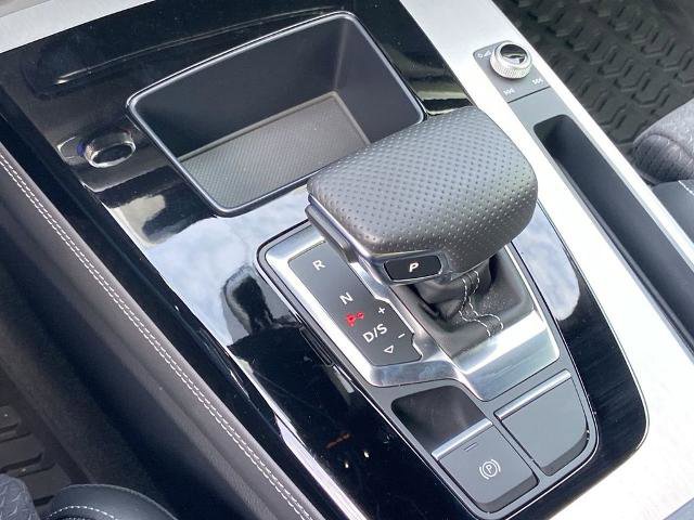 Used 2024 Audi Q5 e Premium Plus image 11