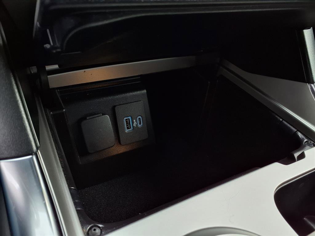 Used 2022 Ford Explorer XLT w/ Equipment Group 202A image 24