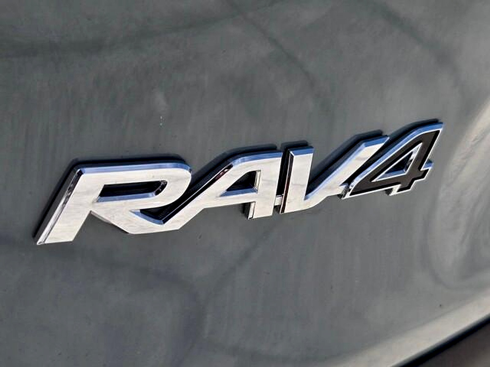 Used 2023 Toyota RAV4 XLE Premium FWD image 14