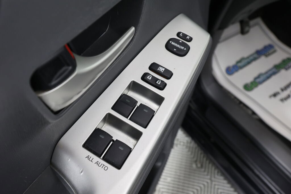 Used 2014 Toyota Prius V Two image 34