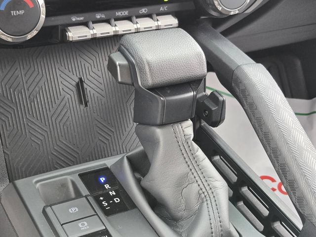 Used 2025 Toyota 4Runner SR5 AWD/4WD image 26