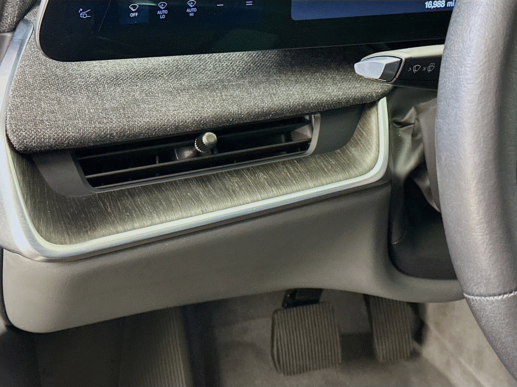 Used 2024 Lucid Air Touring AWD/4WD image 17