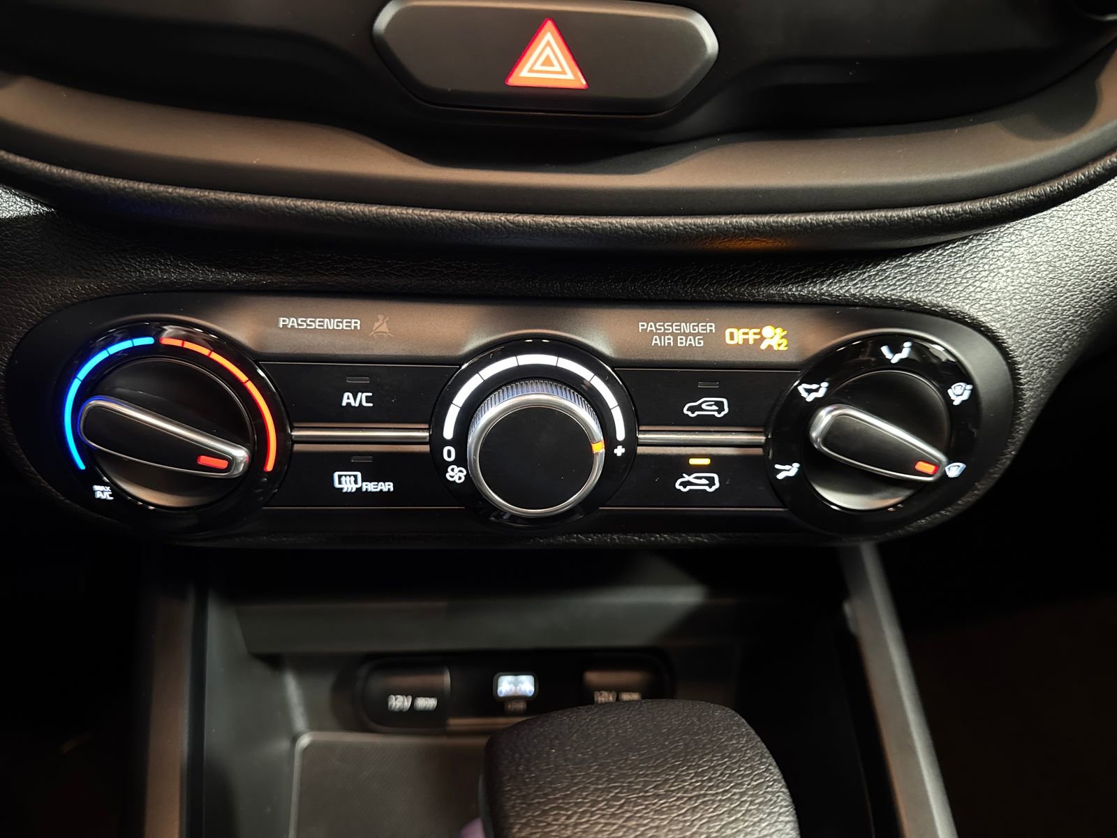 Certified 2023 Kia Soul LX FWD image 23