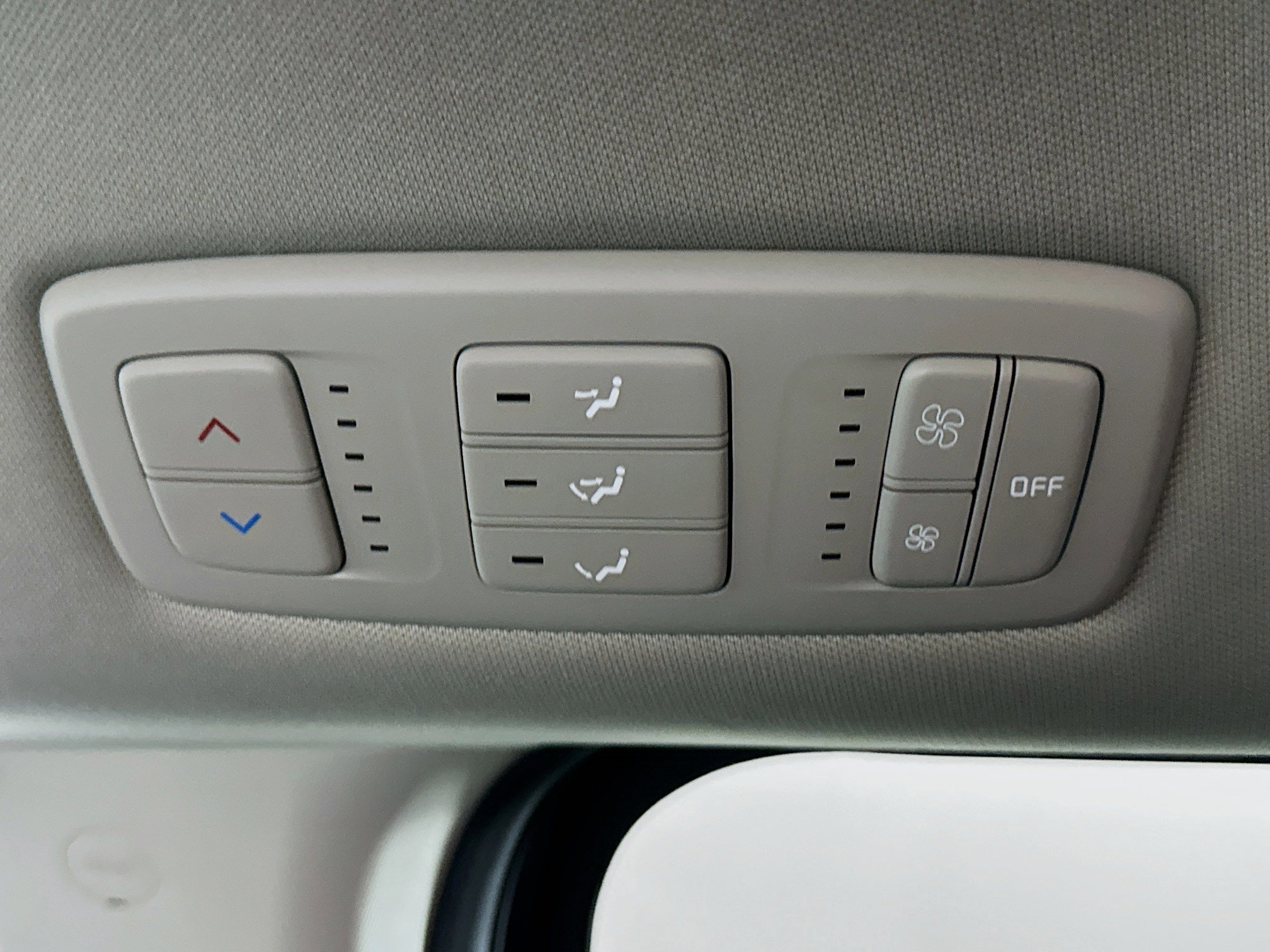 Used 2024 Kia Carnival LX image 26