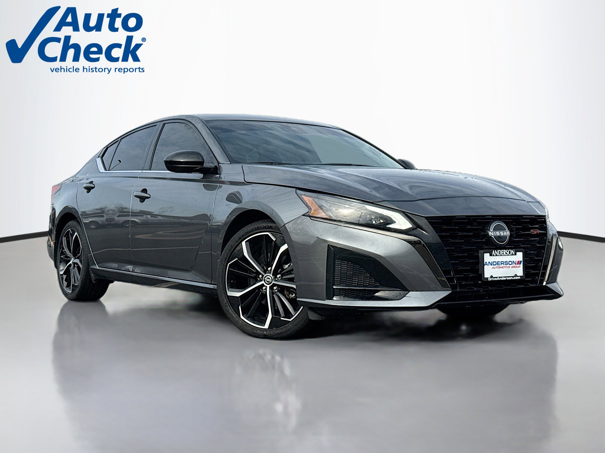 Used 2023 Nissan Altima 2.5 SR w/ SR Premium Package image 1