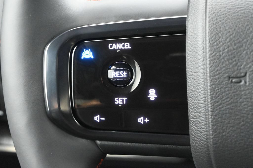 Used 2026 Nissan Armada PRO-4X AWD/4WD image 8