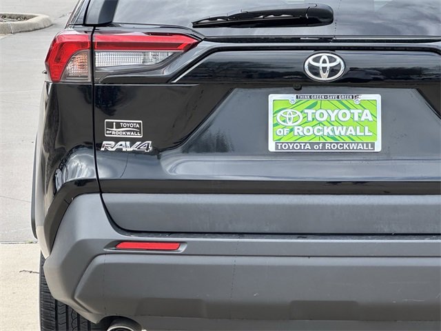 Used 2020 Toyota RAV4 XLE image 5