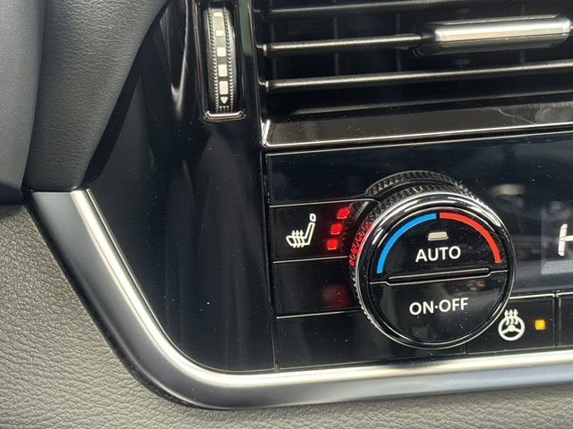 New 2026 Nissan Rogue Platinum image 8