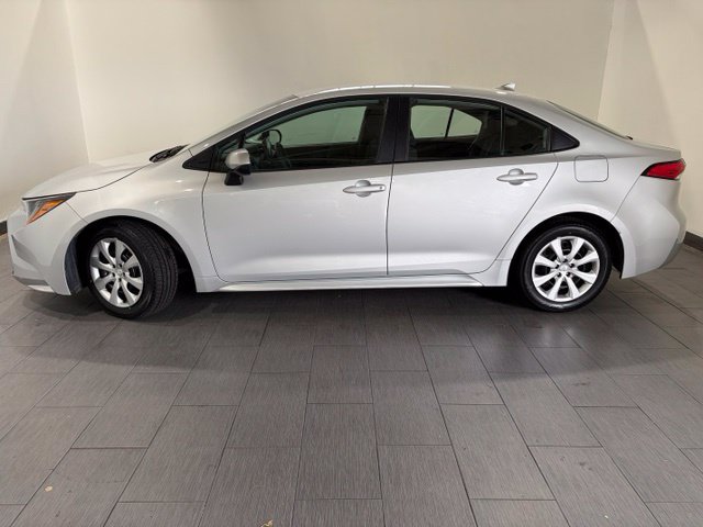 Used 2024 Toyota Corolla LE FWD image 2
