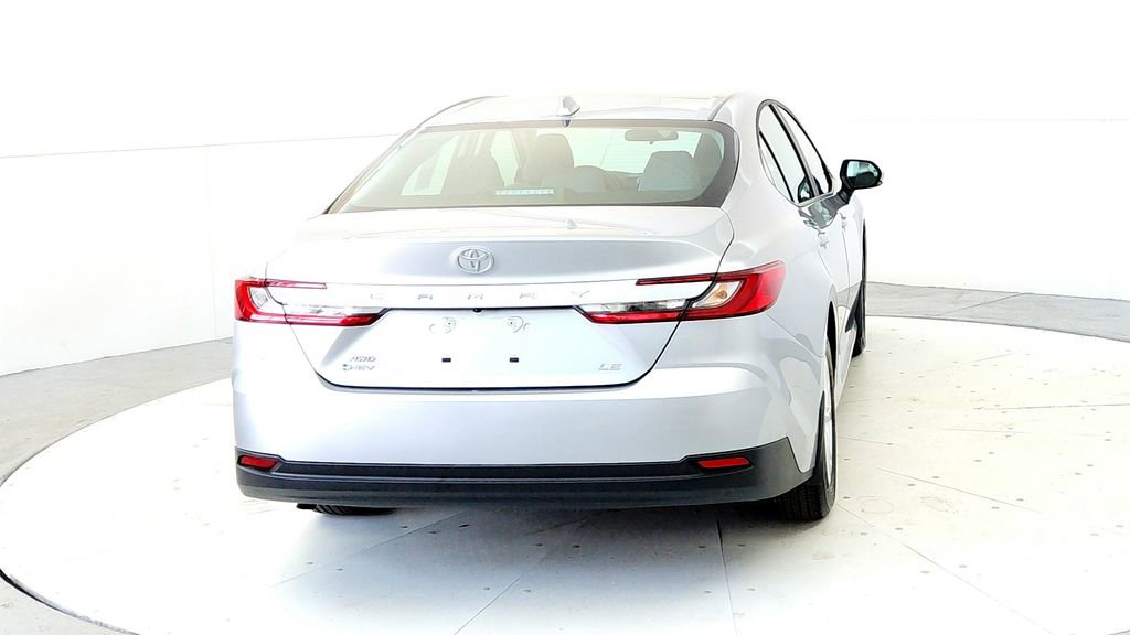 Used 2026 Toyota Camry LE AWD/4WD image 5