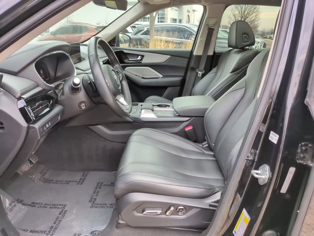 Used 2023 Acura MDX SH-AWD image 21